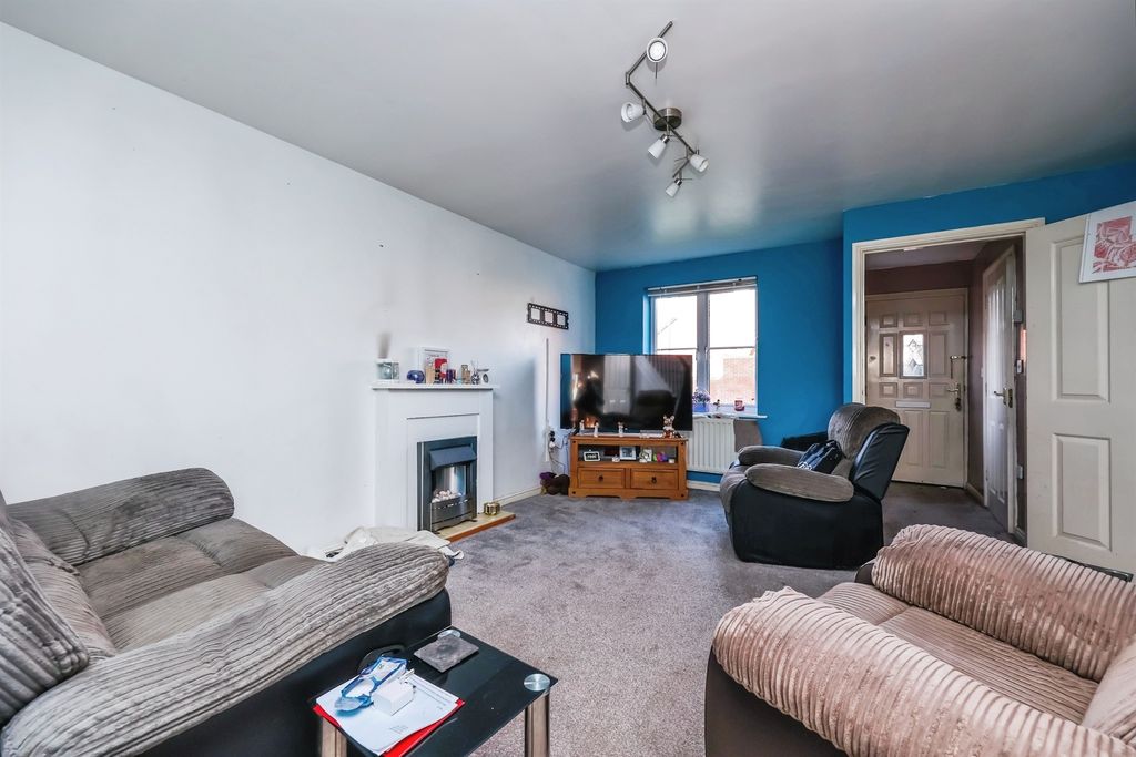 Property photo 2 of 16