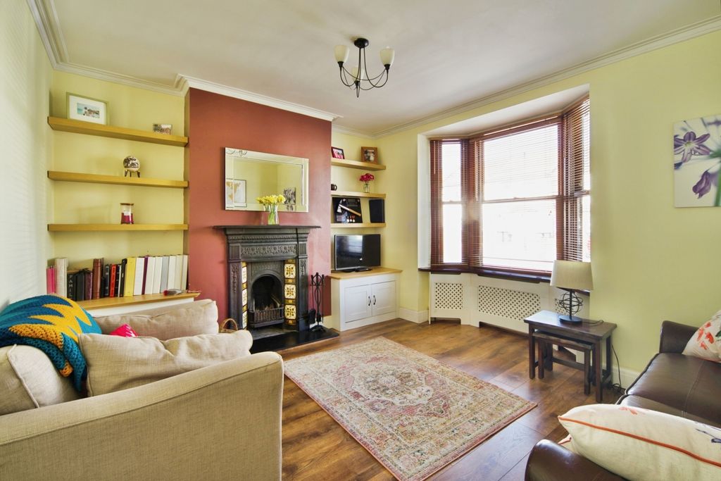 Property photo 3 of 17 Pbox-Img.Jpg