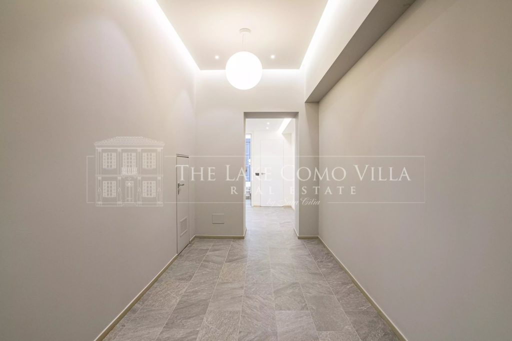 Property photo 2 of 21 Como The Lake Como Villa-Palazzo Parini Via Diaz 131