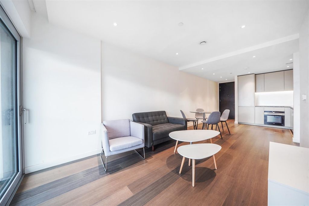 Property photo 3 of 16 Flat 602, 10 Cutter Lane - Tujqgxvluqmrydz5Iis8.Jp