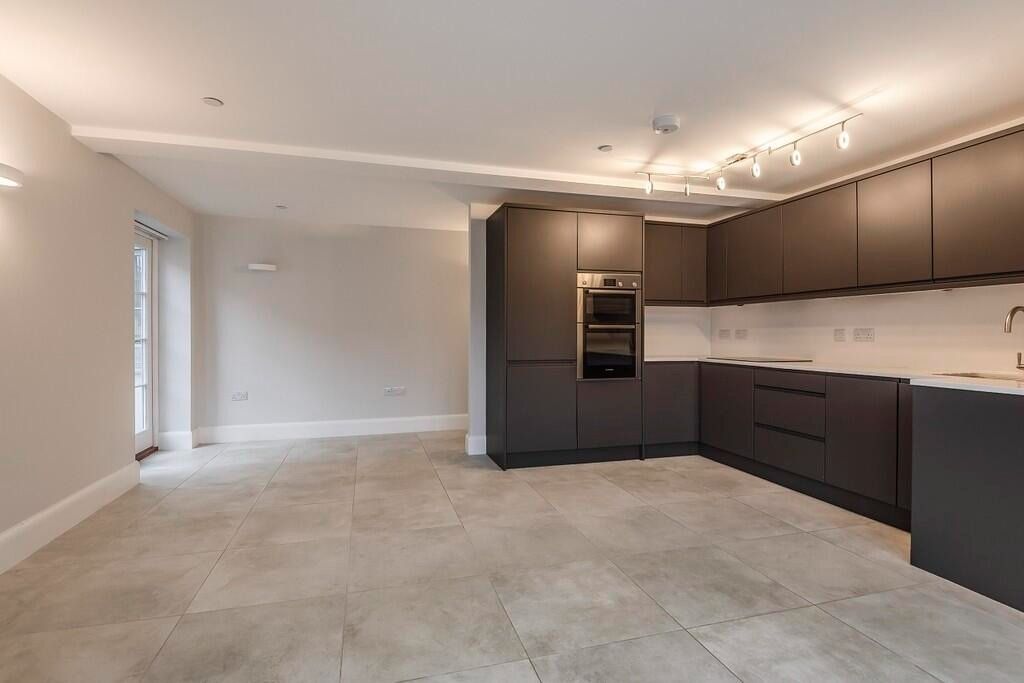 Property photo 2 of 11 4405412