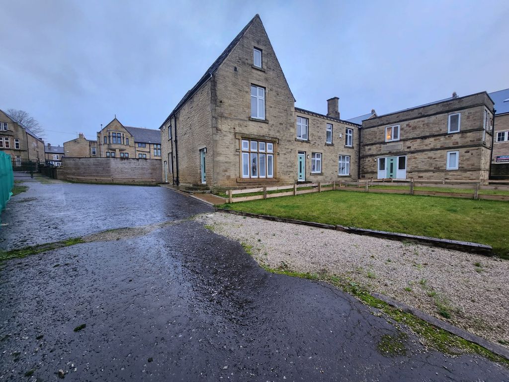 Property photo 3 of 67 Gallery