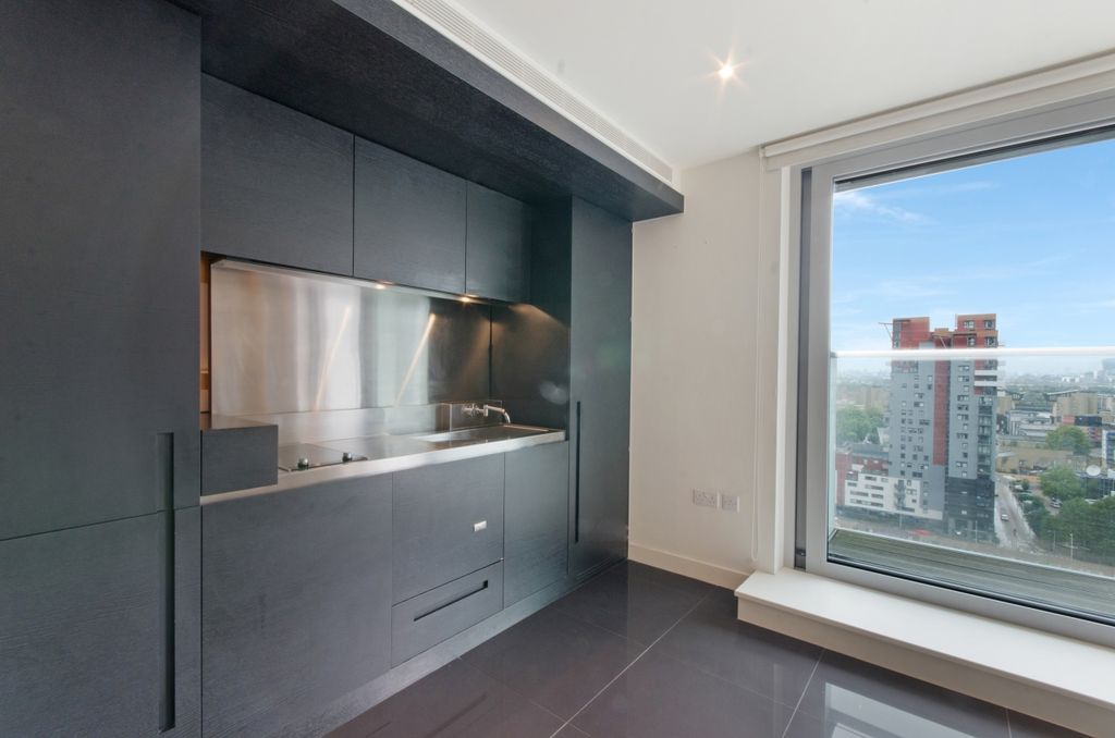 Property photo 3 of 9 Kitchen -