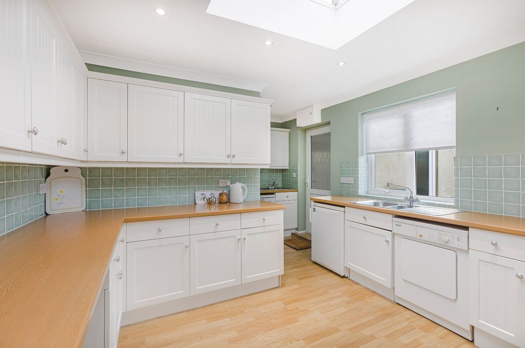 Property photo 2 of 13 Picture 2