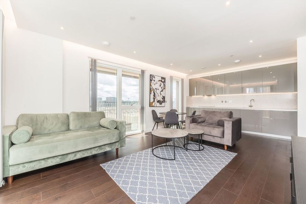 Property photo 3 of 7