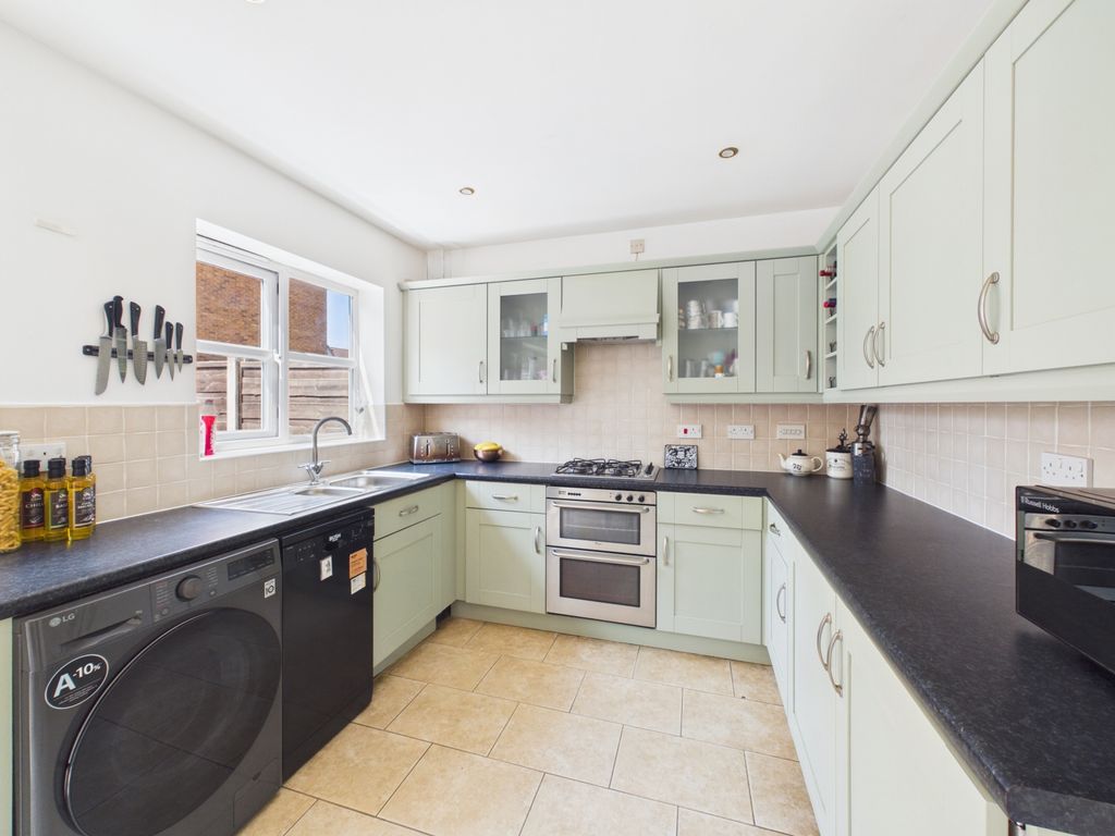 Property photo 3 of 13 Kitchen Diner