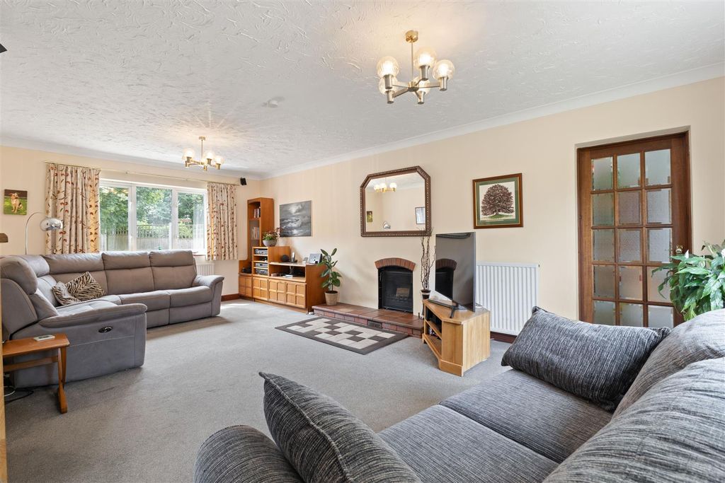 Property photo 3 of 24