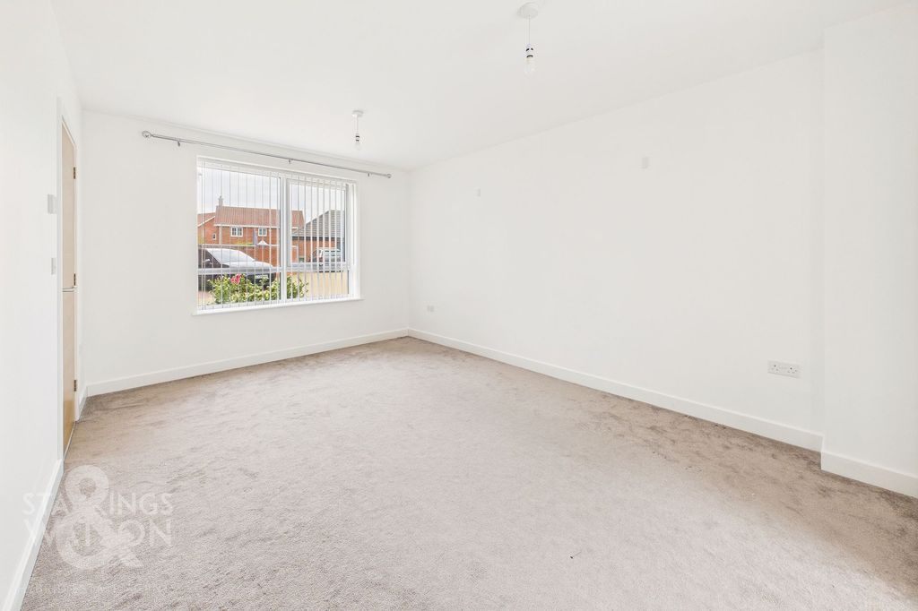 Property photo 2 of 30