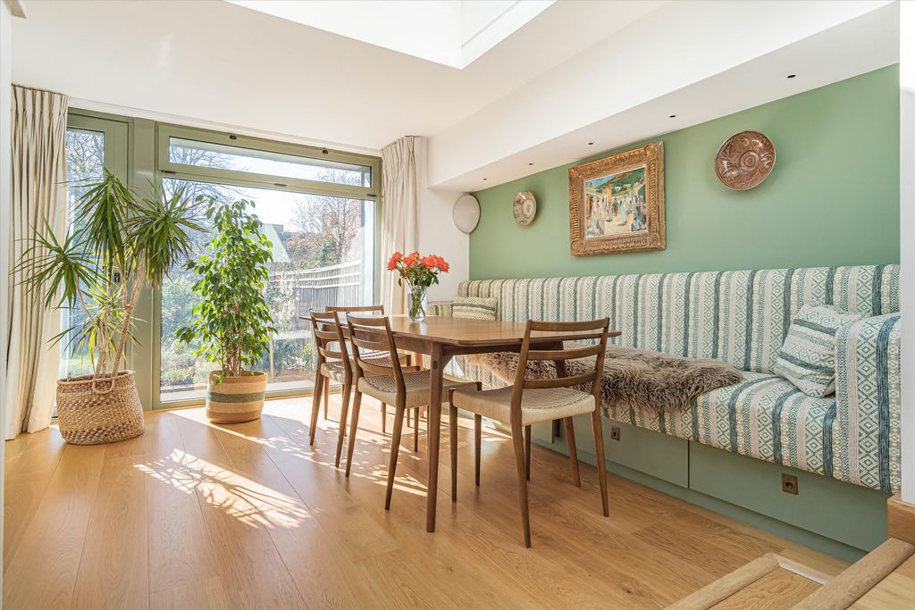 Property photo 3 of 37 Image