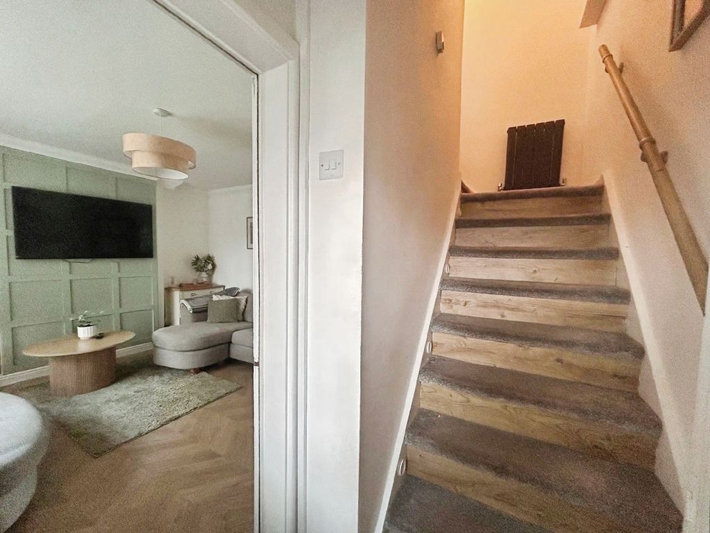 Property photo 2 of 13 Hall