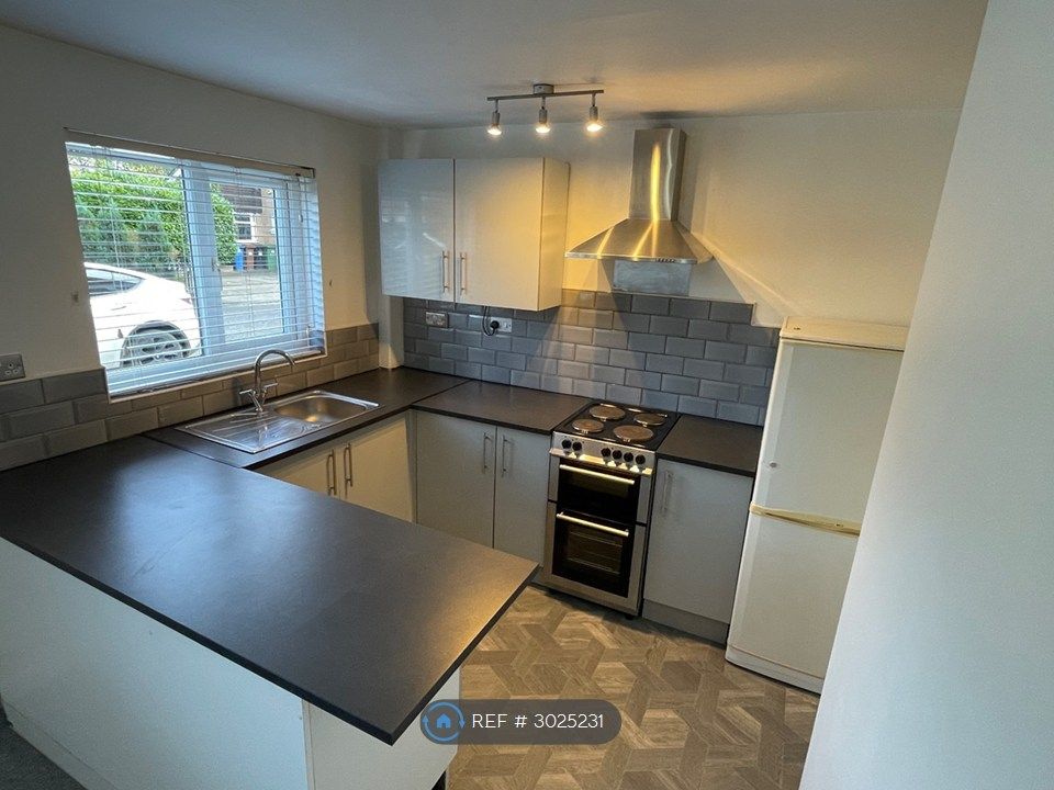 Property photo 1 of 7 Kitchen