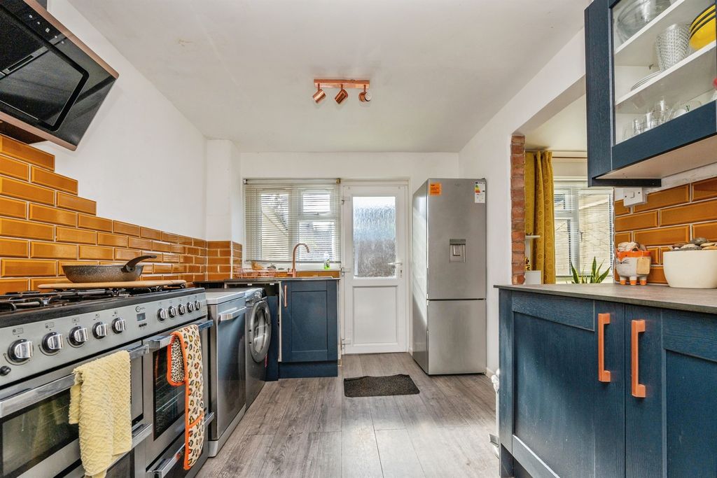 Property photo 2 of 17