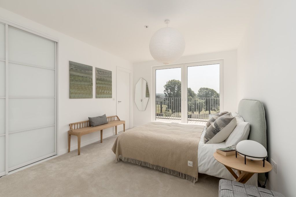 Property photo 1 of 14 Principal Bedroom