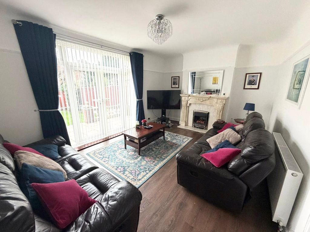 Property photo 3 of 14 Living Room