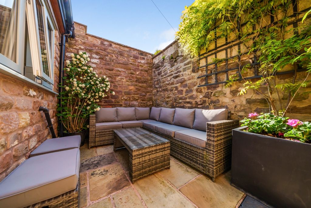 Property photo 3 of 11 Rear Courtyard B