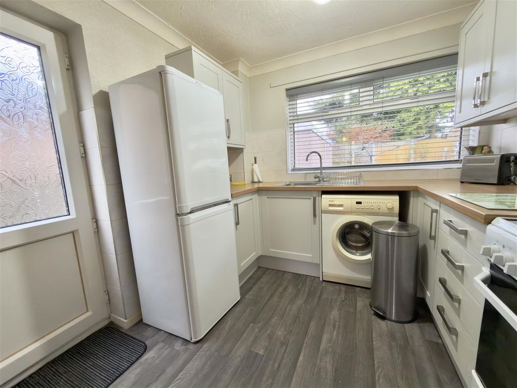 Property photo 3 of 15 Kitchen