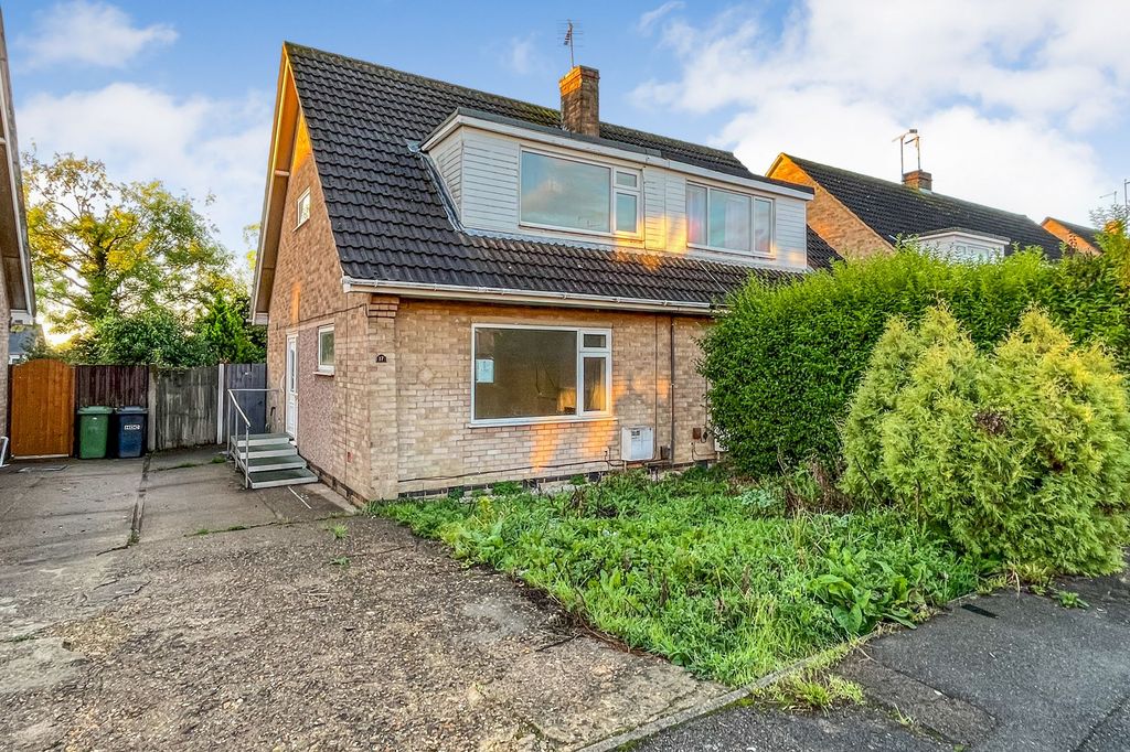 Property photo 2 of 4 17 Badger Close Yaxley Peterborough Pe7 3Ju