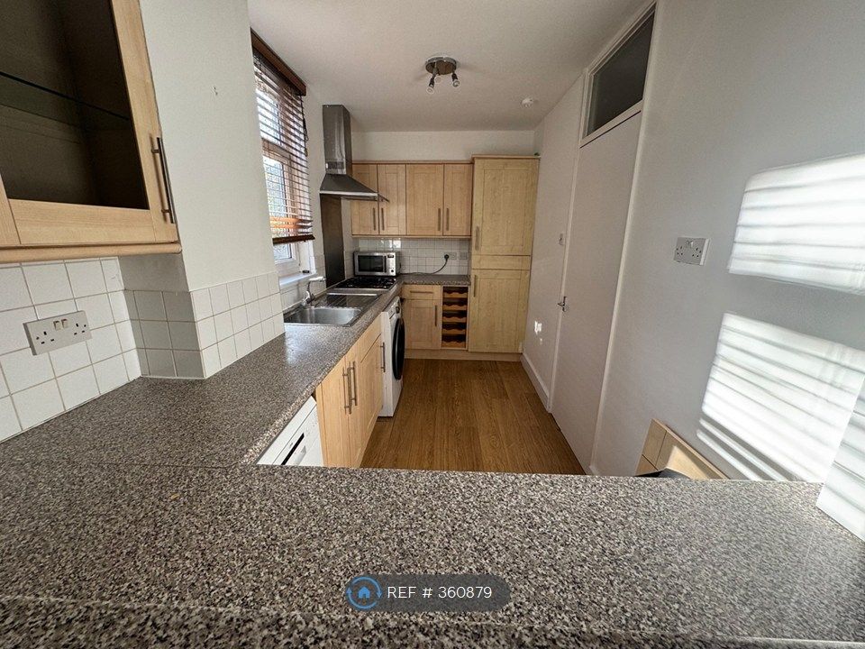 Property photo 3 of 9 Kitchen