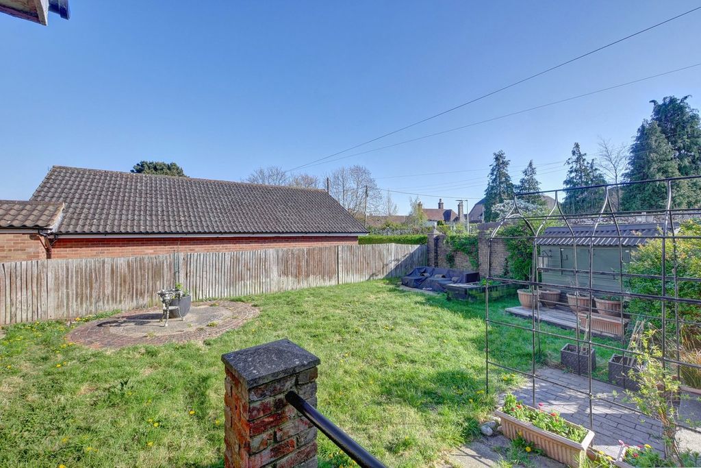 Property photo 3 of 25