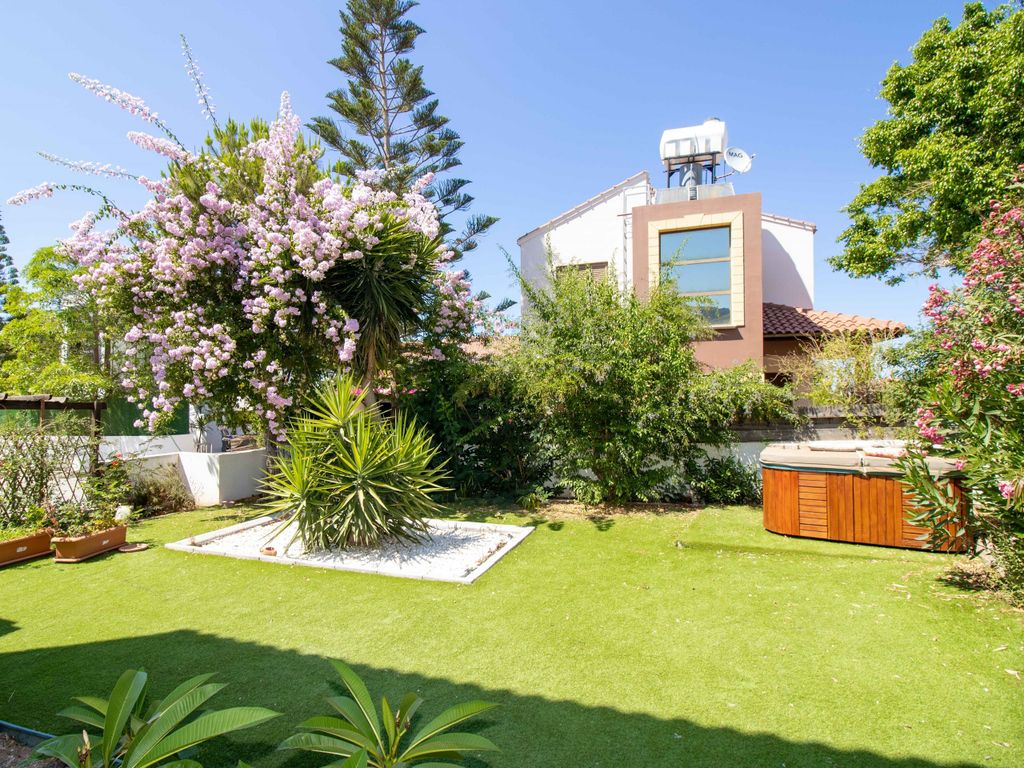 Property photo 3 of 20 3-Bedroom Resale Villa + Recently Renovated + Furnished + Central Heating Infrastructure + Jacuzzi + Walking Distance To The Beach + Title Deed In The Owner\U2019S Name, VAT Paid Image No 3