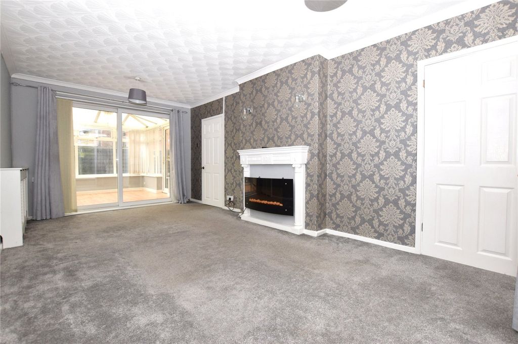 Property photo 2 of 16 Picture No. 11