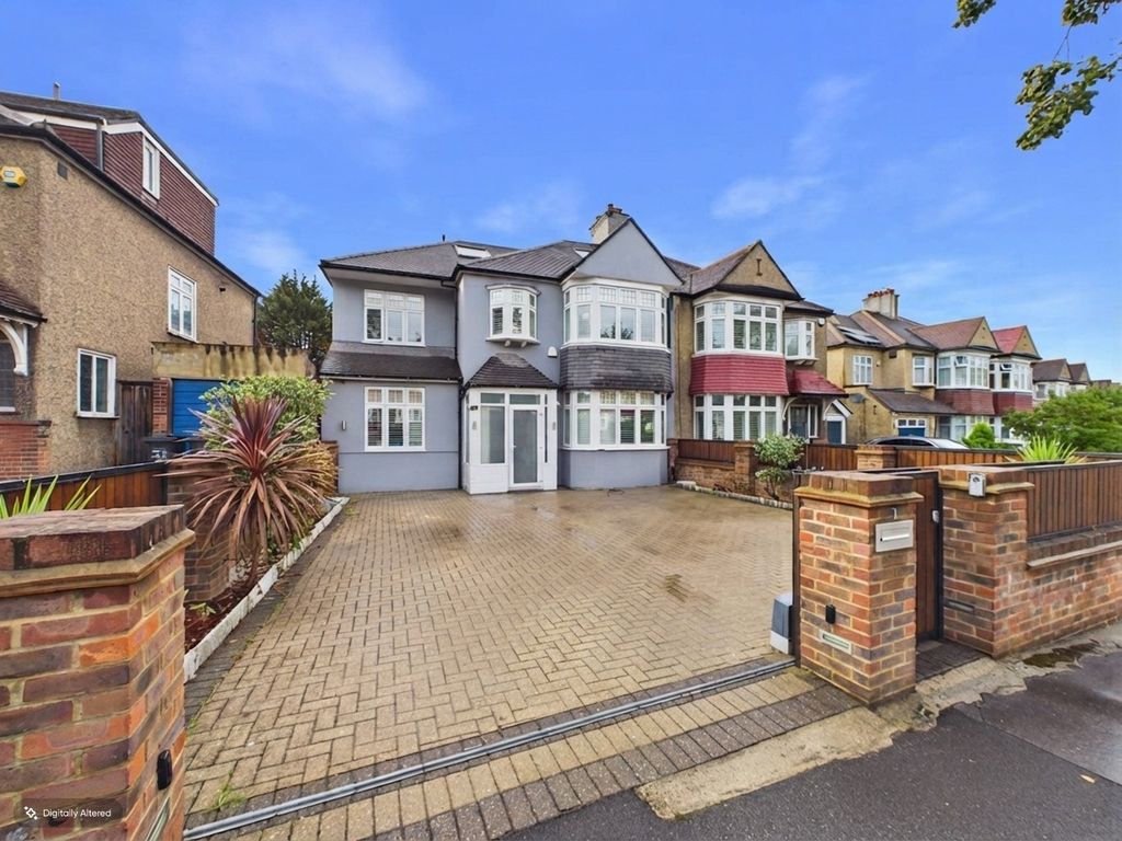 Property photo 1 of 22 5527731