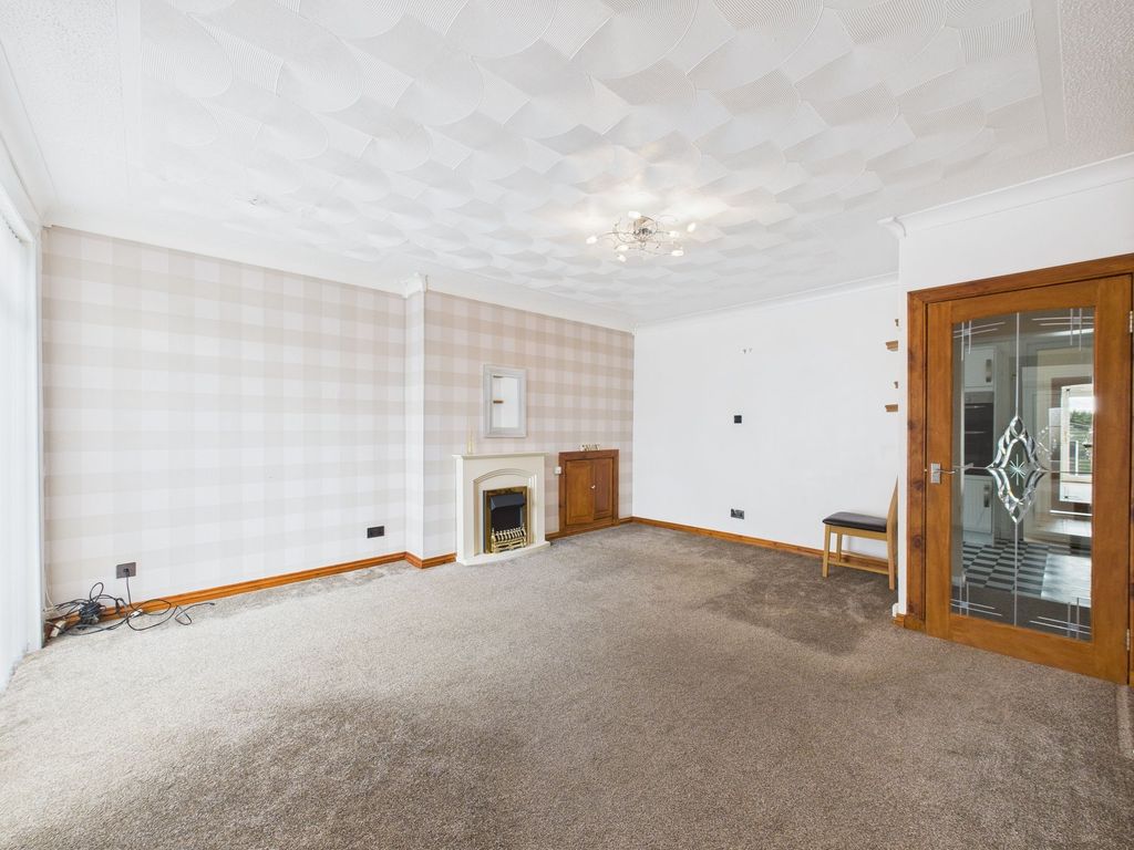 Property photo 2 of 14 Lounge