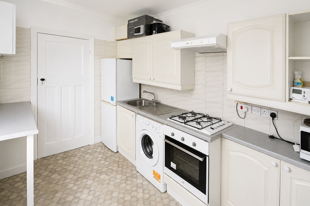 Property photo 1 of 8 Kitchen - Angle 1