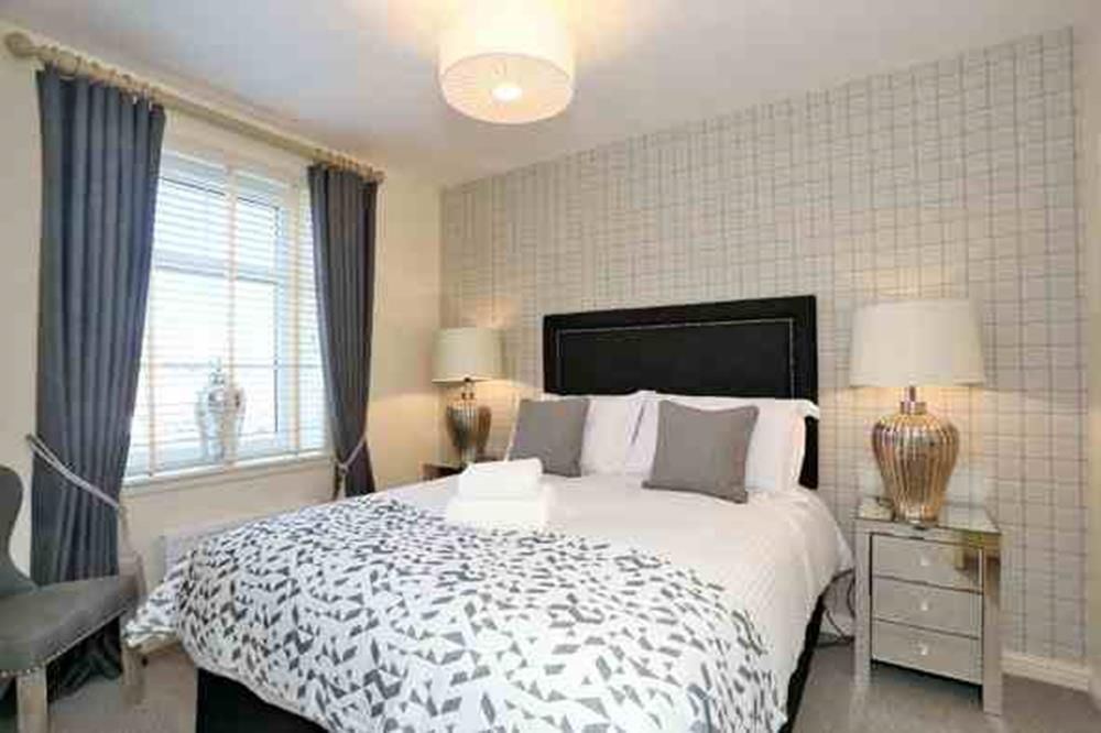 Property photo 3 of 6 Bedroom
