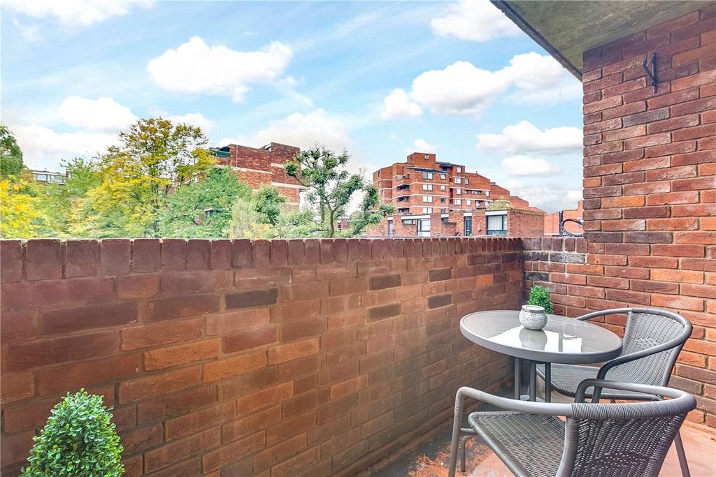 Property photo 3 of 6