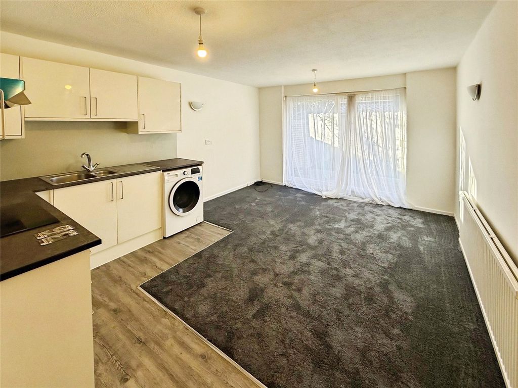 Property photo 3 of 11 Picture No. 10