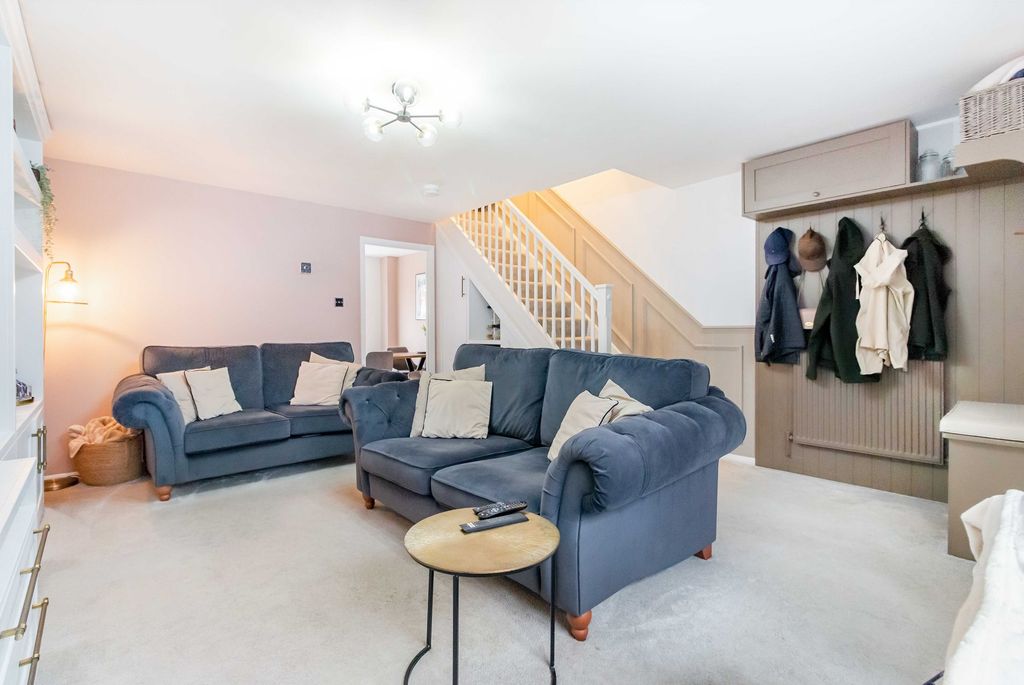 Property photo 3 of 31