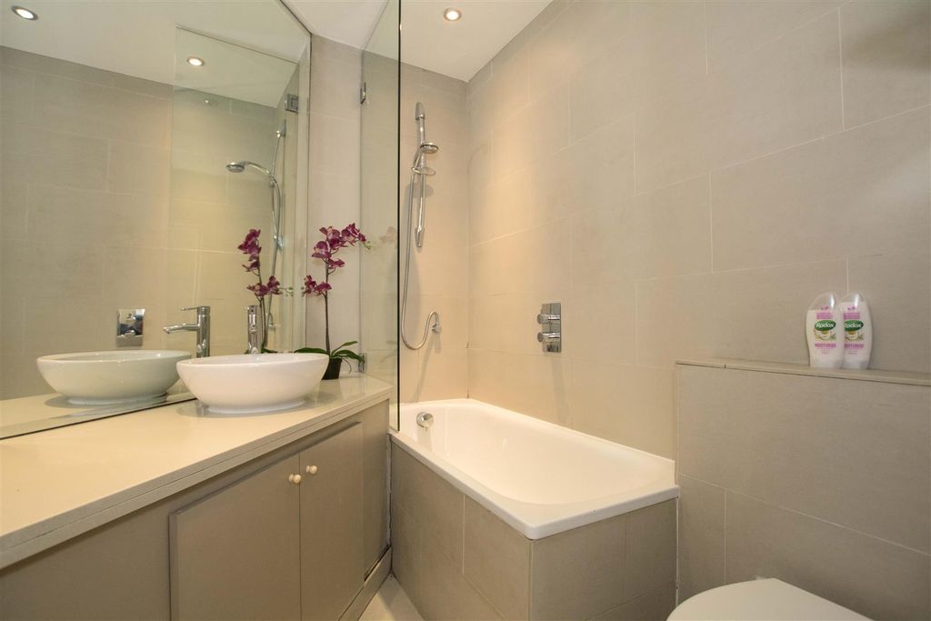 Property photo 3 of 9 Property Photo