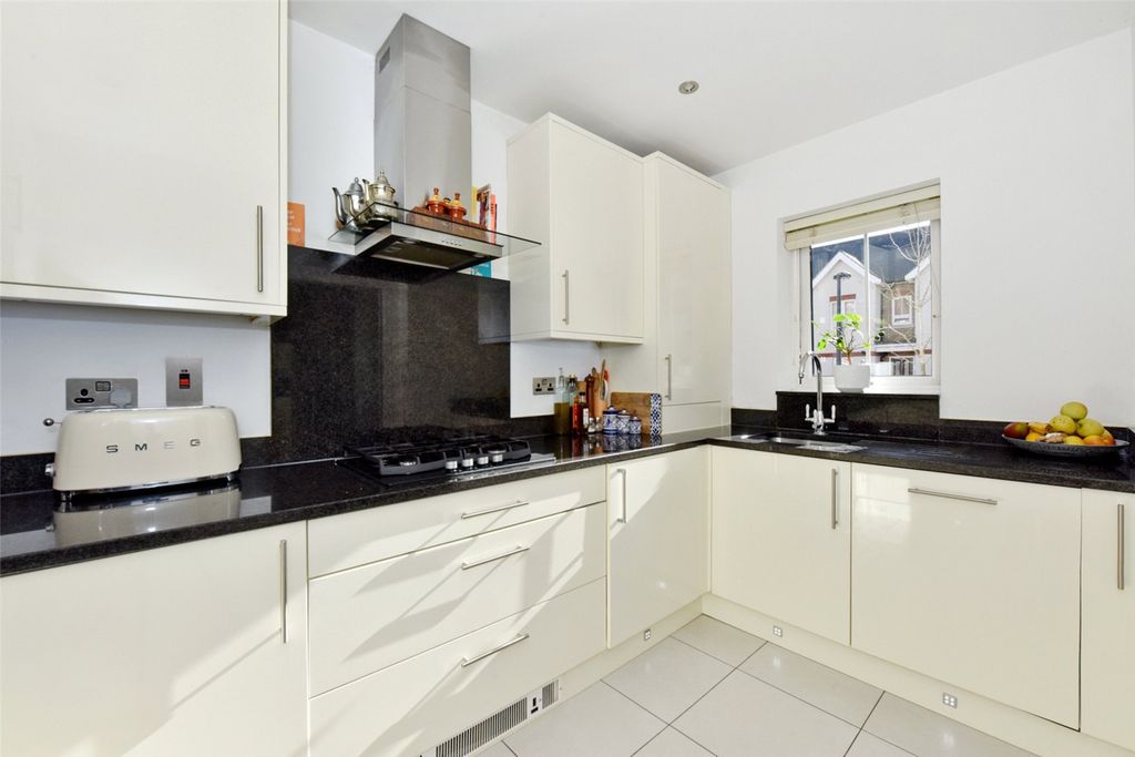 Property photo 2 of 10 Picture No. 19