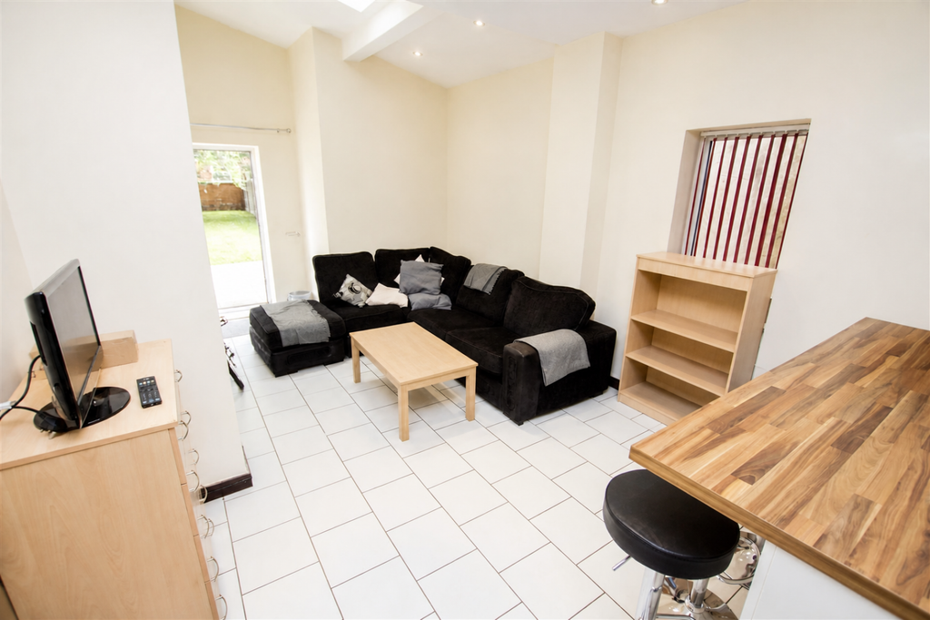 Property photo 2 of 9 Open Plan Kitchen/ L