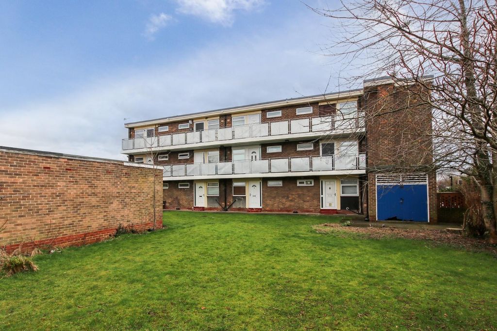 Property photo 1 of 10 Front External