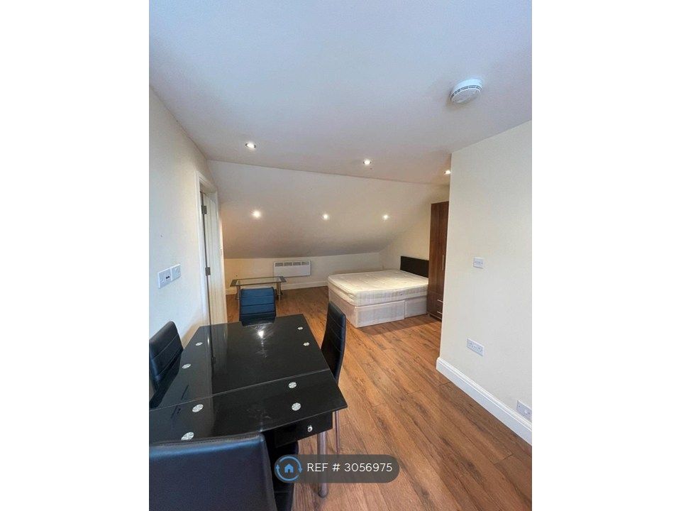 Property photo 1 of 3