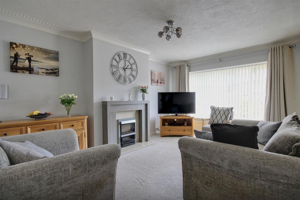 Property photo 2 of 15 Ellerker Rise (11).Jpg