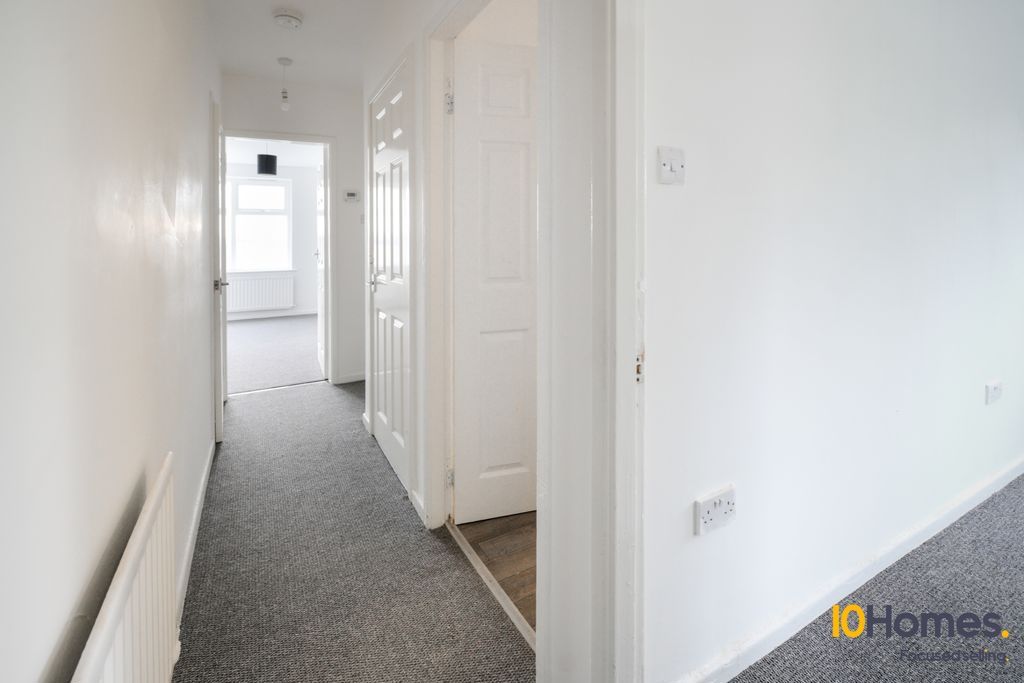 Property photo 2 of 11 Photo 13