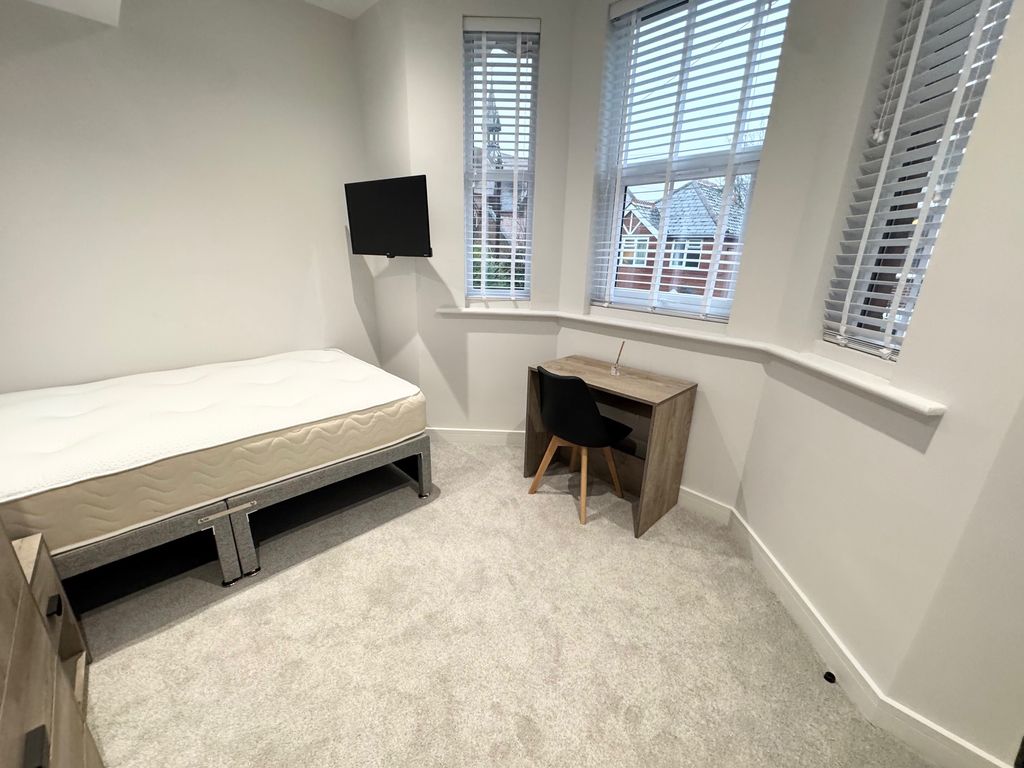 Property photo 2 of 13 Image