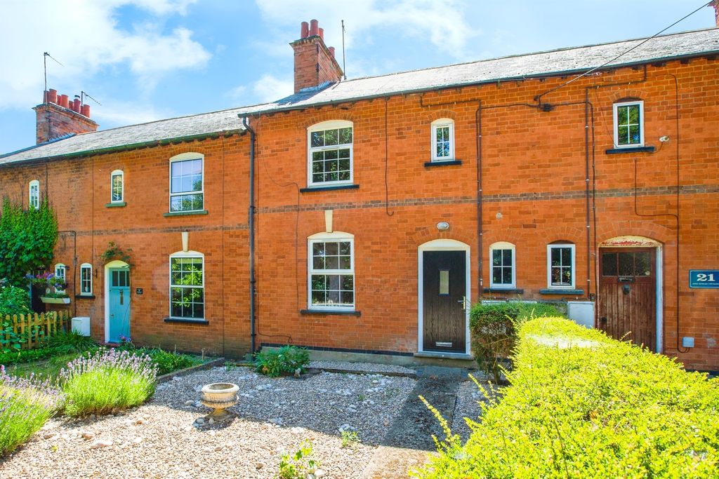 Property photo 2 of 17