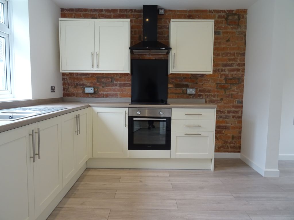 Property photo 2 of 7 Kitchen