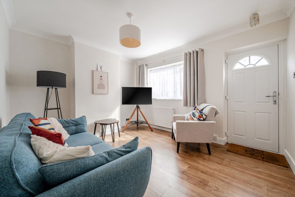 Property photo 2 of 19 1439975-20-69d77E...