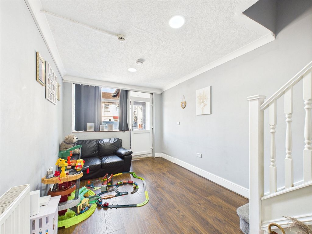 Property photo 3 of 10 Living Room