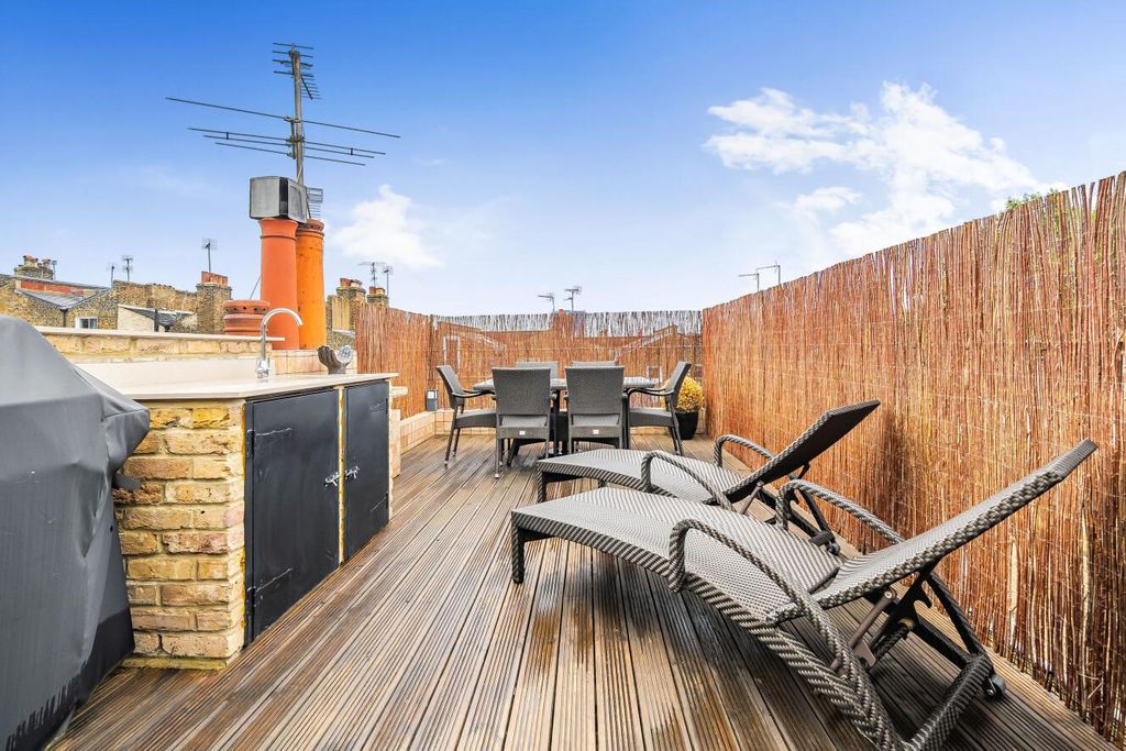 Property photo 3 of 14 Picture 3