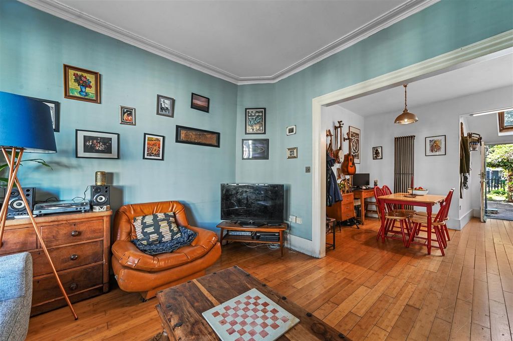 Property photo 3 of 16 Sitting Room