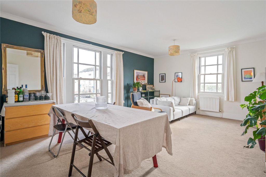 Property photo 1 of 11 Picture No. 17