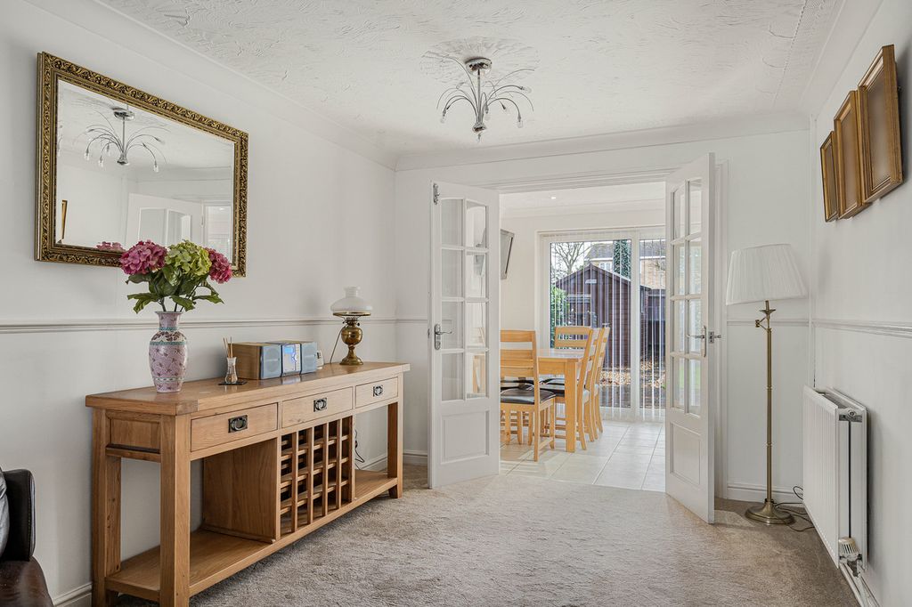 Property photo 3 of 27