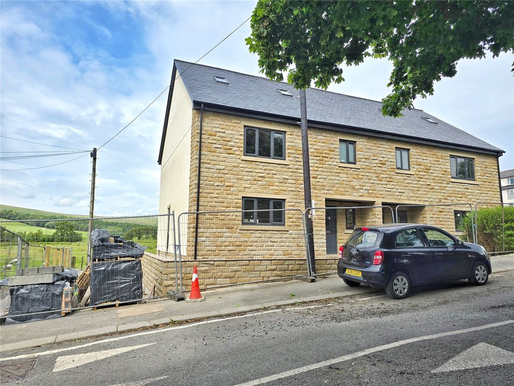 Property photo 1 of 12 New Build Townhouse