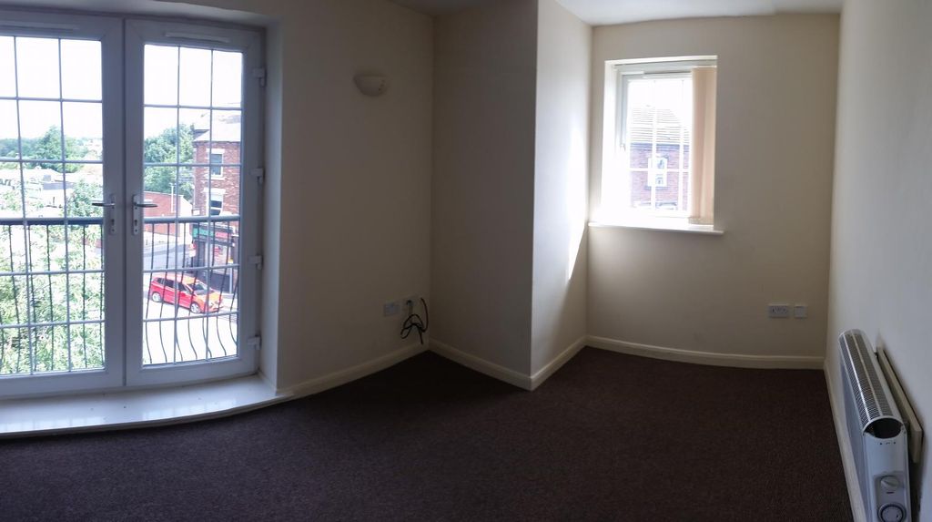Property photo 2 of 13 Media